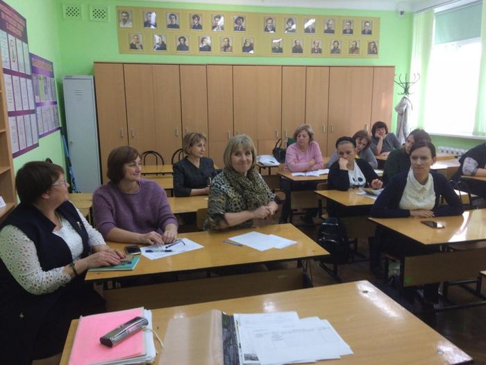 Учителя русского языка и литературы обсуждают проблемы СОШ №2